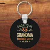 Soon To Be Grandma Again 2026 Expecting Baby Grand Sleutelhanger (Voorkant)