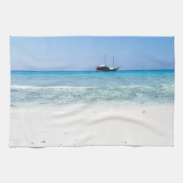 Soortgelijk strand en turkooisblauw zee theedoek