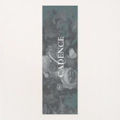 Soothing Slate Green Floral Typography Monogram Yogamat (Voorkant)