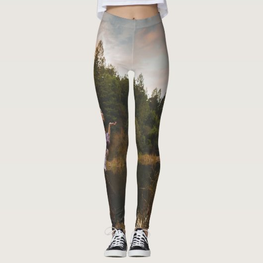 Sophia op de Leggings van Sunset Yoga (Voorkant)