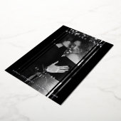 Sophisticated B&W Photo Couple Lesbian Gay Wedding Folie Uitnodiging (Gedraaid)