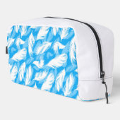 Sophisticated Feather Design On A Bright Blue Toilettasje (Rechterhoek)