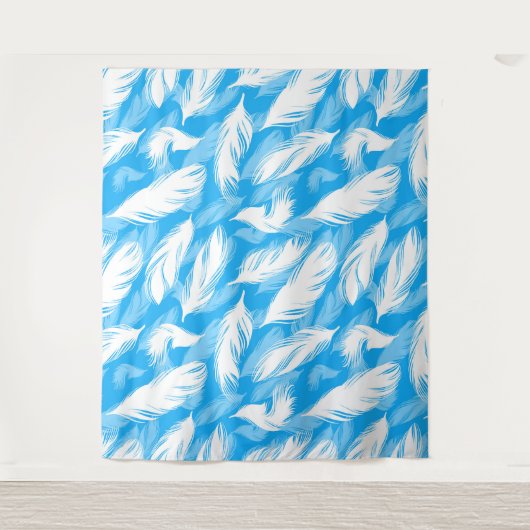 Sophisticated Feather Design On A Bright Blue Wandkleed (Voorkant)