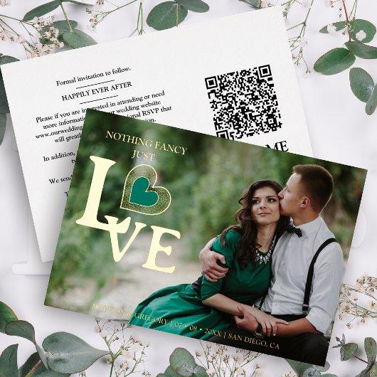 Sophisticated Green Heart Golden Embossed Wedding  Folie Uitnodiging
