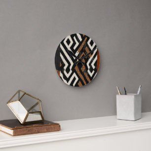 Sophisticated Luxury African Caribbean Ronde Klok