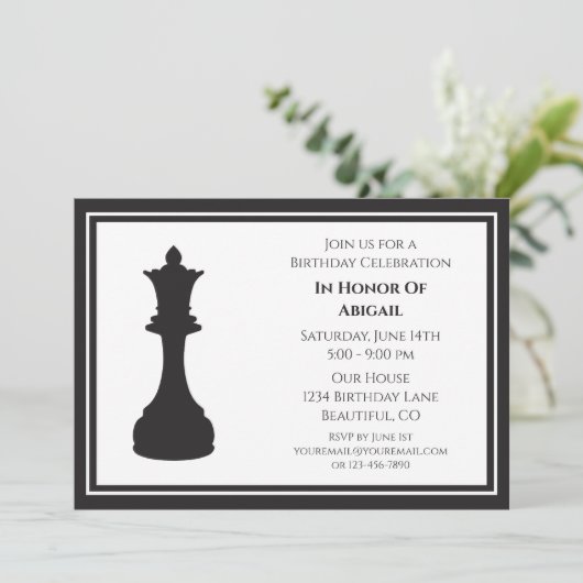 Sophisticated Zwart en Wit Schaakstuk Verjaardag Kaart (Staand voorkant)