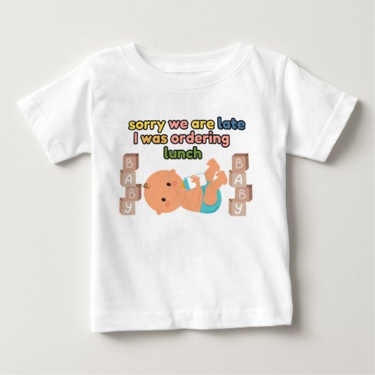 Sorry We Are Late Wit Baby T-shirt (Voorkant)