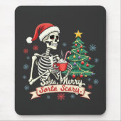 Sorta Merry Sorta Scary Spooky Skeleton Xmas Muismat (Voorkant)