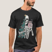 "Sorta Scary Sorta Merry" Kerstskelet T-shirt (Voorkant)