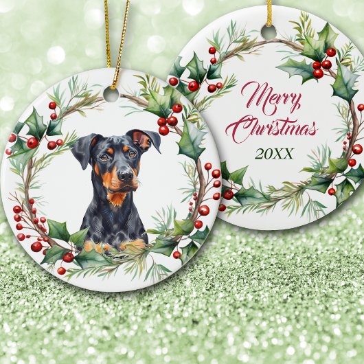 Soulful Doberman Pinscher Dog in Holly Twig Wreath Keramisch Ornament