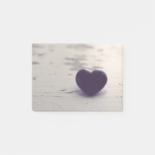 Soulful Paarse Stone Heart op een zandstrand Post-it® Notes (Voorkant)