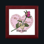 Soulmate Rings Roos Heart jewelbox Cadeaudoosje<br><div class="desc">Soulmate Rings Roos Hart sieraden doos, trouwkleding, bruid t-shirts, Valentijn geschenken, Valentijnsdag kleding door ArtMuvz Illustration. Voeg in plaats daarvan jouw namen toe of voeg tekst toe als u deze WILT PERSONALISEREN. Nostalgische hart t-shirt, kleding en roos geschenken, canvas tas, mok. Uniek romantisch stropdas, hart multomap, pet, mousepad. Maak je...</div>