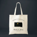 South Dakota Map Wedding Welcome Bag, Black & Gold Tote Bag<br><div class="desc">Het weekend van de bruiloft heet cadeautas voor gasten uit de stad voor je bruiloft,  met afbeelding van South Dakota,  met gouden hart. Vul tas met je favoriete godies.</div>