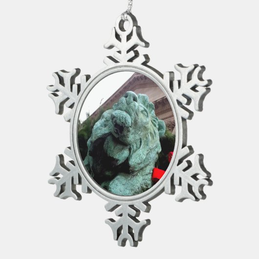 South Lion bij het Art Institute of Chicago Tin Sneeuwvlok Ornament (Rechts)