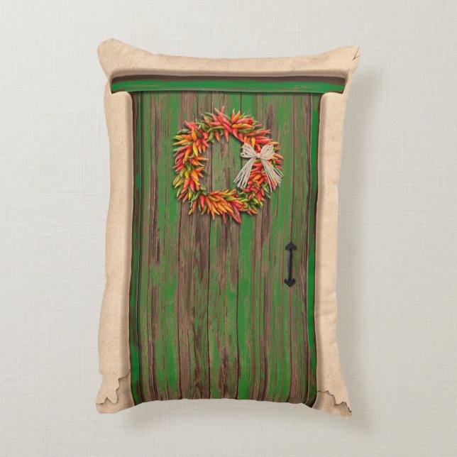Southwest Chili Wreath on Rustic Green Wood Dep Accent Kussen (Achterkant (Verticaal))