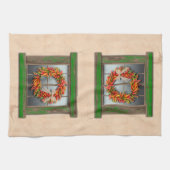 Southwest Chili Wreath on Rustic Green Wood Window Theedoek (Horizontaal)