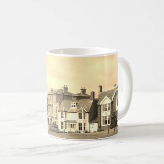 Southwold Uitzicht Sepia Koffiemok (Voorkant rechts)