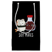 Soy Mates Funny Soy Sauce Pun Dark BG Klein Cadeauzakje (Voorkant)