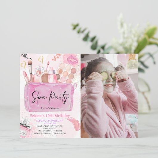 Spa Party Meisje Make-up Verjaardag Foto Uitnodigi Kaart (Staand voorkant)