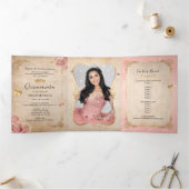 Spaanse foto Blush roze Rose Gold Quinceanera Drieluik Uitnodiging (Binnen)