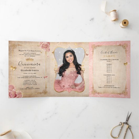 Spaanse foto Blush roze Rose Gold Quinceanera Drieluik Uitnodiging (Binnen)