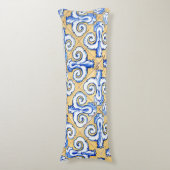 Spaanse tegels - Azulejo Blue, Yellow and White Lichaamskussen (Voorkant Verticaal)