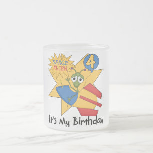 Space Alien 4e verjaardag T-shirts en geschenken Matglas Koffiemok