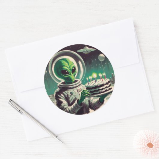 Space Alien with Birthday Cake UFO Flying Saucer Ronde Sticker (Envelop)