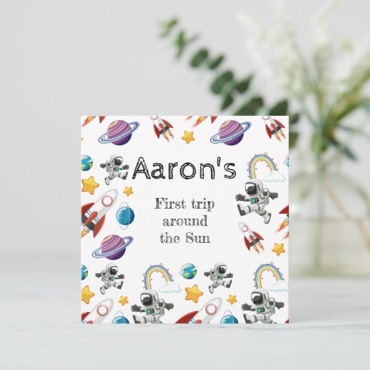 Space Astronaut eerste verjaardagsfeest uitnodigin Feestdagenkaart (Staand voorkant)