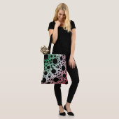 Space Bubble Spots - Groen/Wit/Rood Tote Bag (Op model)