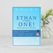 Space First Birthday Invitation – Astronaut Party Kaart (Staand voorkant)