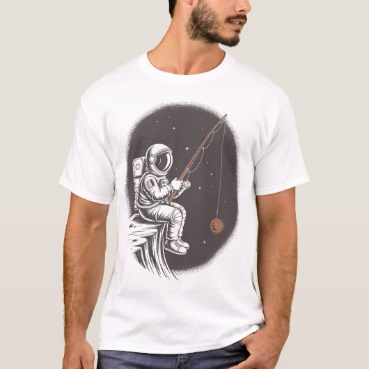 Space Fisher – Astronaut Catching the Sun and Moon T-shirt (Voorkant)