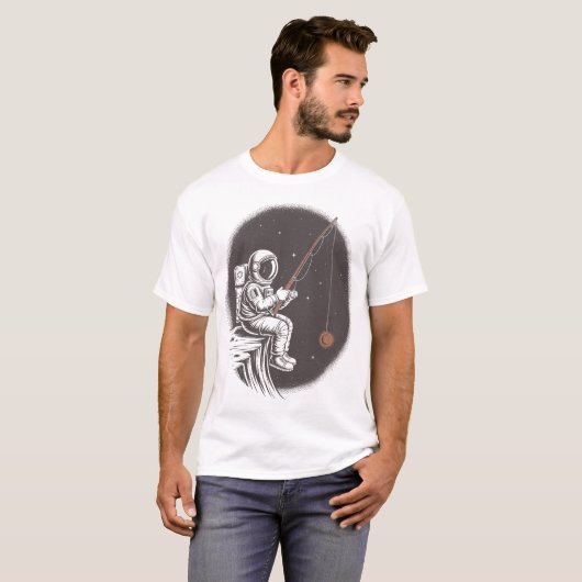 Space Fisher – Astronaut Catching the Sun and Moon T-shirt (Voorkant volledig)