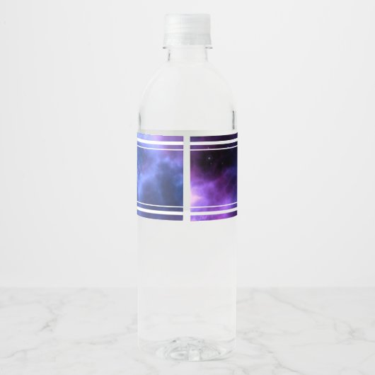 Space Nebula Paarse Galaxy Monogram Waterfles Etiket (Achterkant)
