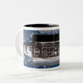 Space Shuttle Atlantis 2 Tweekleurige Koffiemok (Voorkant links)