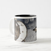 Space Shuttle Atlantis 3 Tweekleurige Koffiemok (Voorkant links)