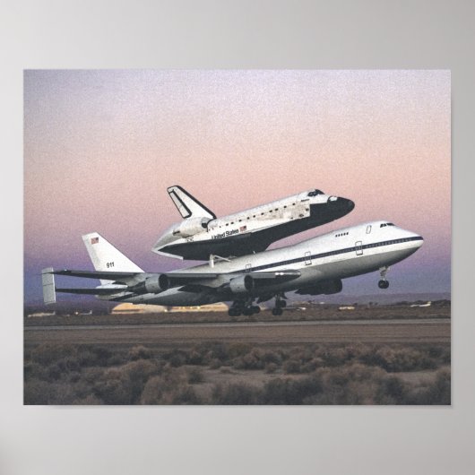Space Shuttle Atlantis Atop Nasa's 747 Poster (Voorkant)