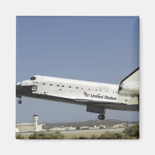 Space Shuttle Atlantis bereidt de landing voor Magneet