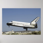 Space Shuttle Atlantis bereidt de landing voor Poster (Voorkant)