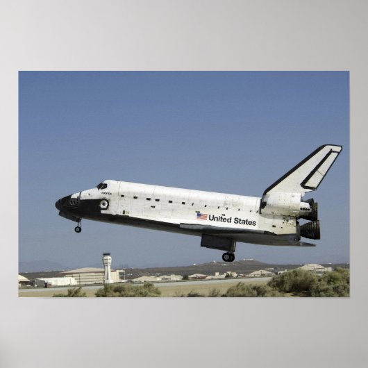Space Shuttle Atlantis bereidt de landing voor Poster (Voorkant)