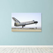 Space Shuttle Atlantis bereidt voor op landing 2 Canvas Afdruk (Insitu (Houten vloer))