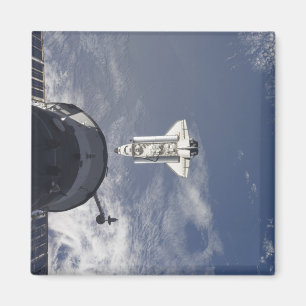 Space Shuttle Atlantis en een Russisch ruimtevaart Magneet