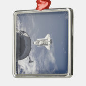 Space Shuttle Atlantis en een Russisch ruimtevaart Metalen Ornament (Links)