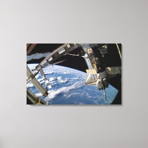 Space Shuttle Atlantis en een Soyuz-ruimtevaartuig Canvas Afdruk