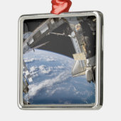 Space Shuttle Atlantis en een Soyuz-ruimtevaartuig Metalen Ornament (Links)