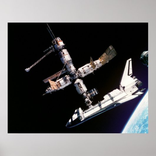 Space Shuttle Atlantis en ISS Poster (Voorkant)