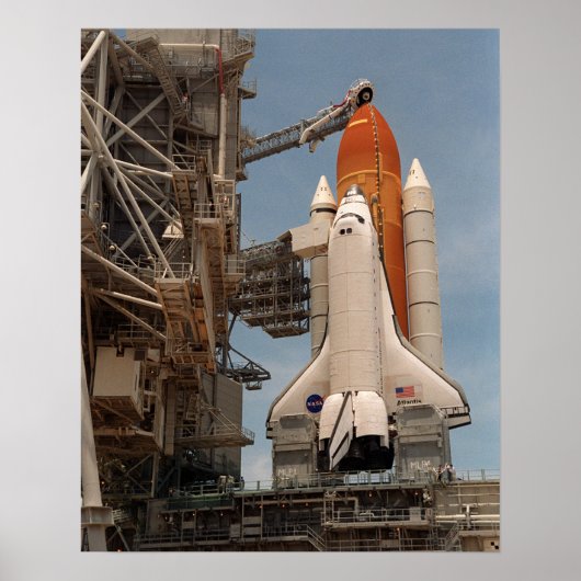 Space Shuttle Atlantis Prepares voor introductie Poster (Voorkant)