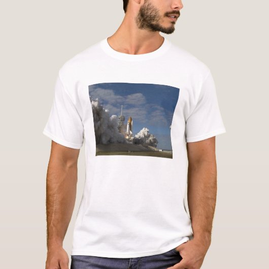 Space Shuttle Atlantis tilt af 23 T-shirt (Voorkant)