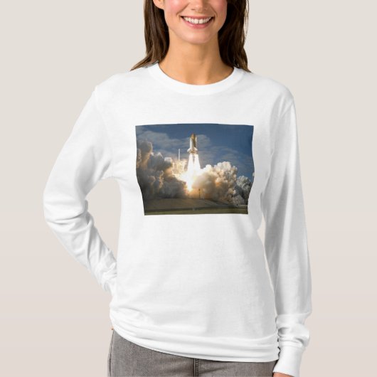 Space Shuttle Atlantis tilt af 24 T-shirt (Voorkant)