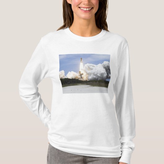 Space Shuttle Atlantis tilt af 28 T-shirt (Voorkant)
